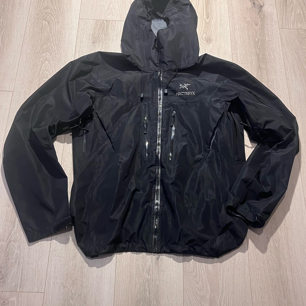 Arc'teryx Men's Black Hooded Rain Shell Jacket